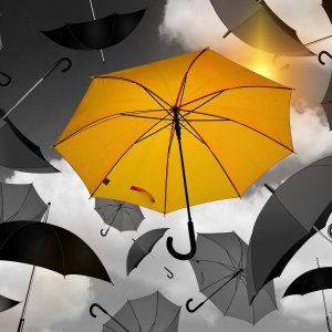 Parapluies volant dans le ciel
