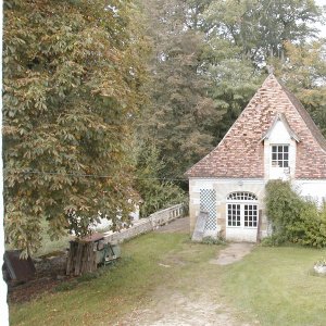 Le moulin, avec le pont sur la gauche
