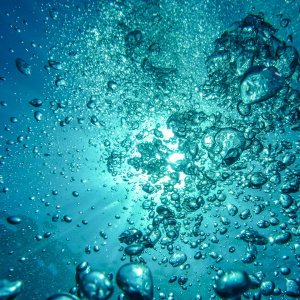 Bulles d'air sous l'eau