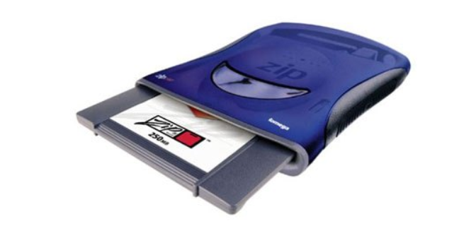 Lecteur ZIP iomega avec son disque de 250Mo